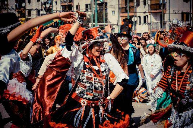 La storia del Carnevale di Scampia, tra ostacoli e speranze