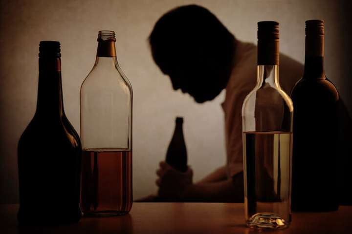 La possibile vita delle famiglie che convivono con l'alcolismo: la storia di Francesca