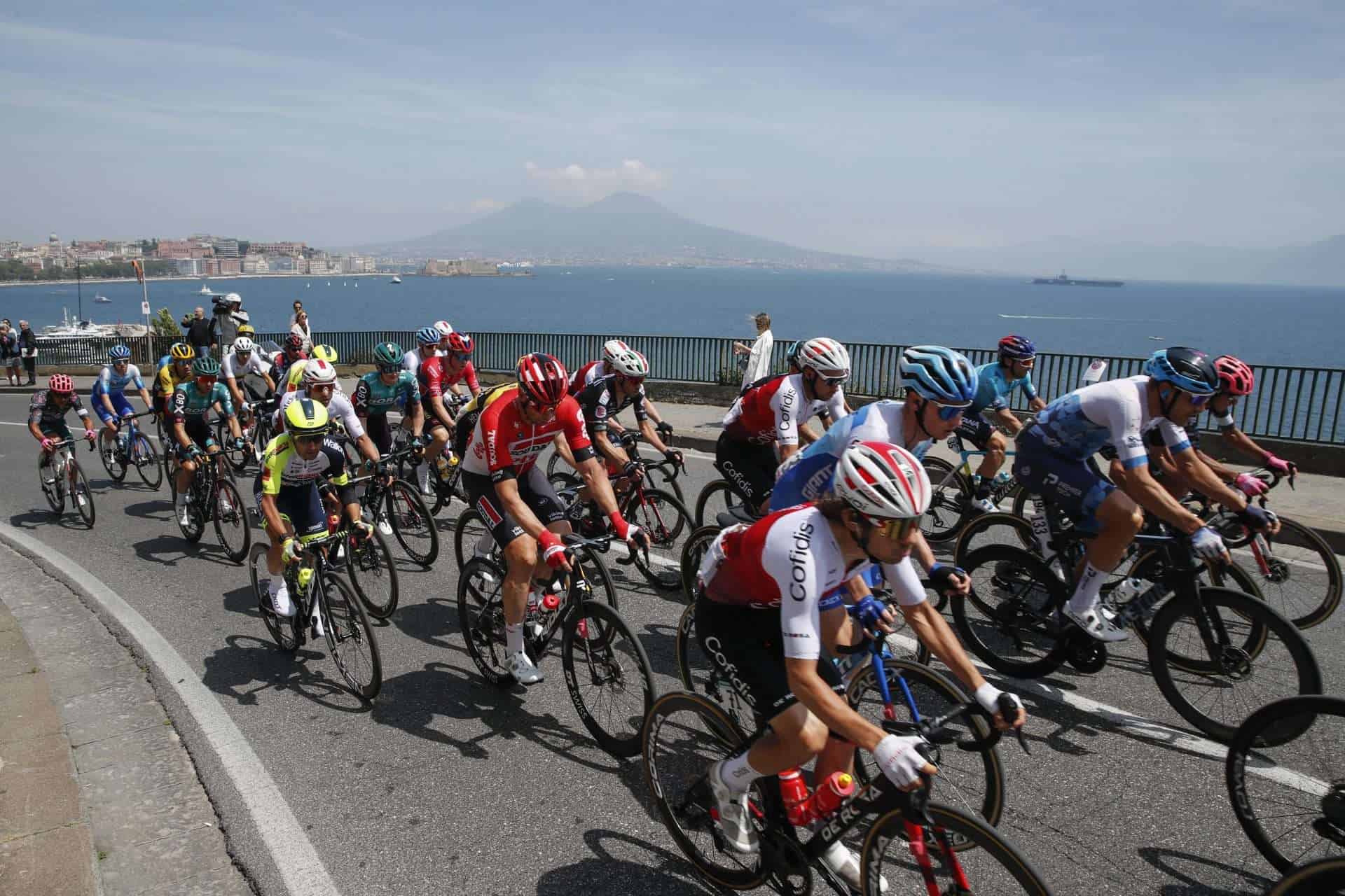 Torna il Giro d'Italia: attesa per la tappa di Napoli