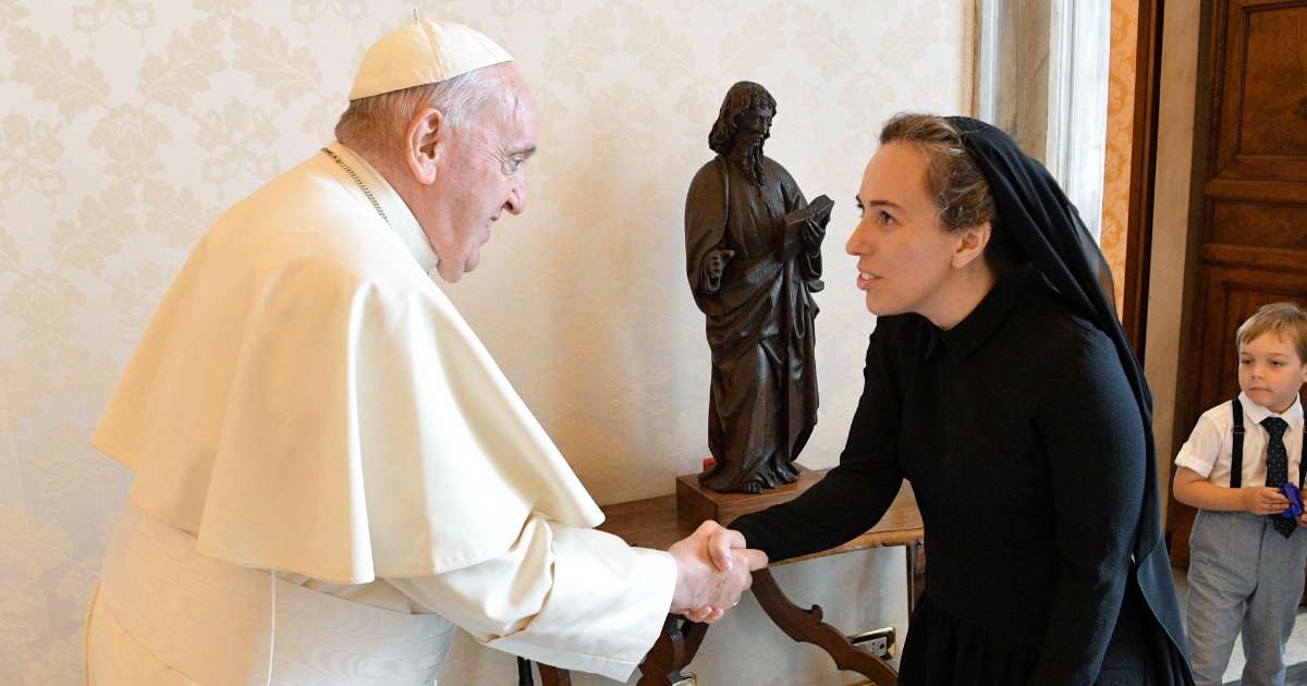 Papa Francesco incontra Stella Assange, moglie di Julien