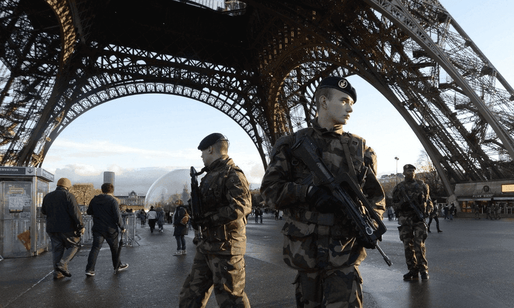 Parigi è ancora divisa tra terrorismo e islamofobia