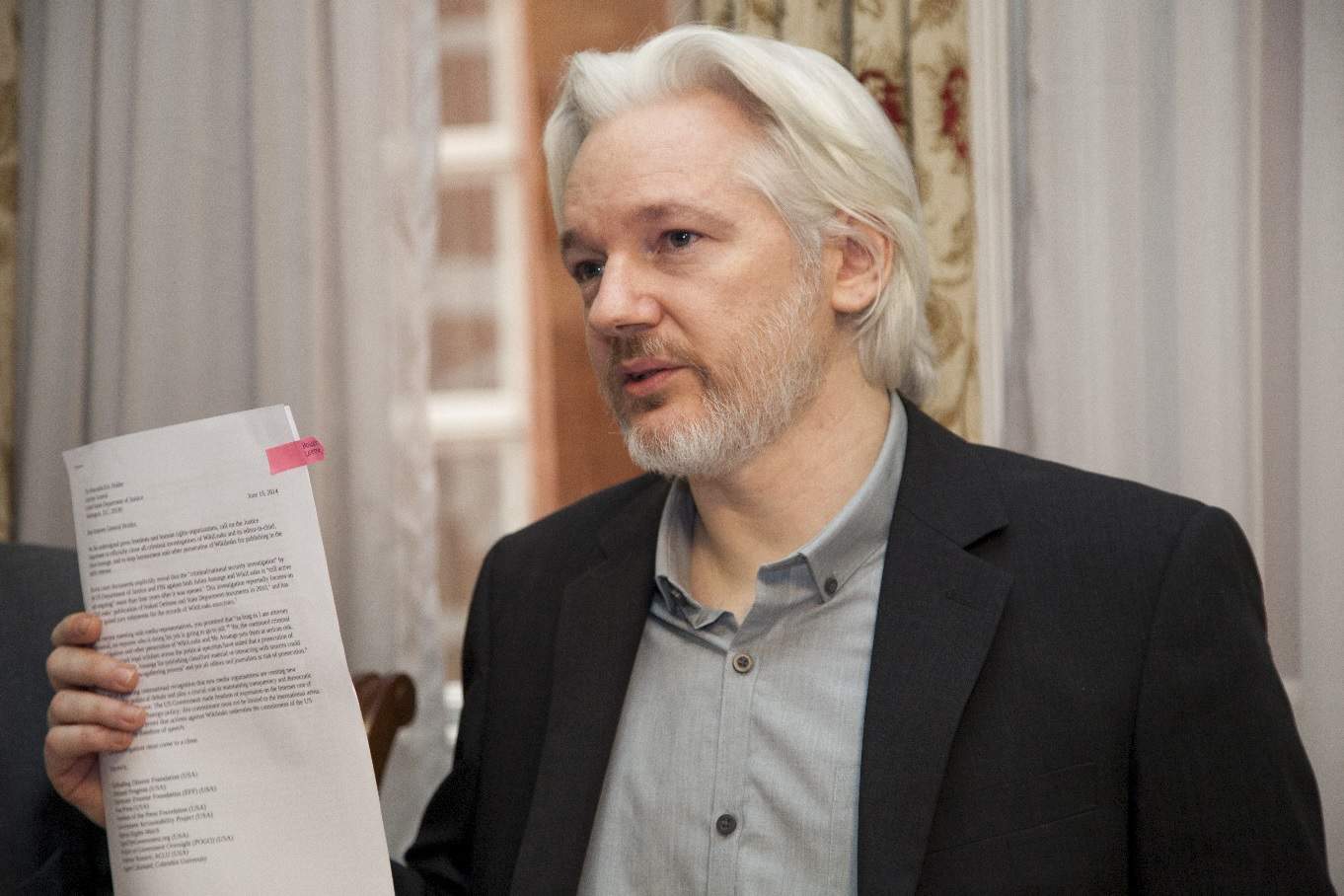 Napoli fa cittadino onorario Julian Assange