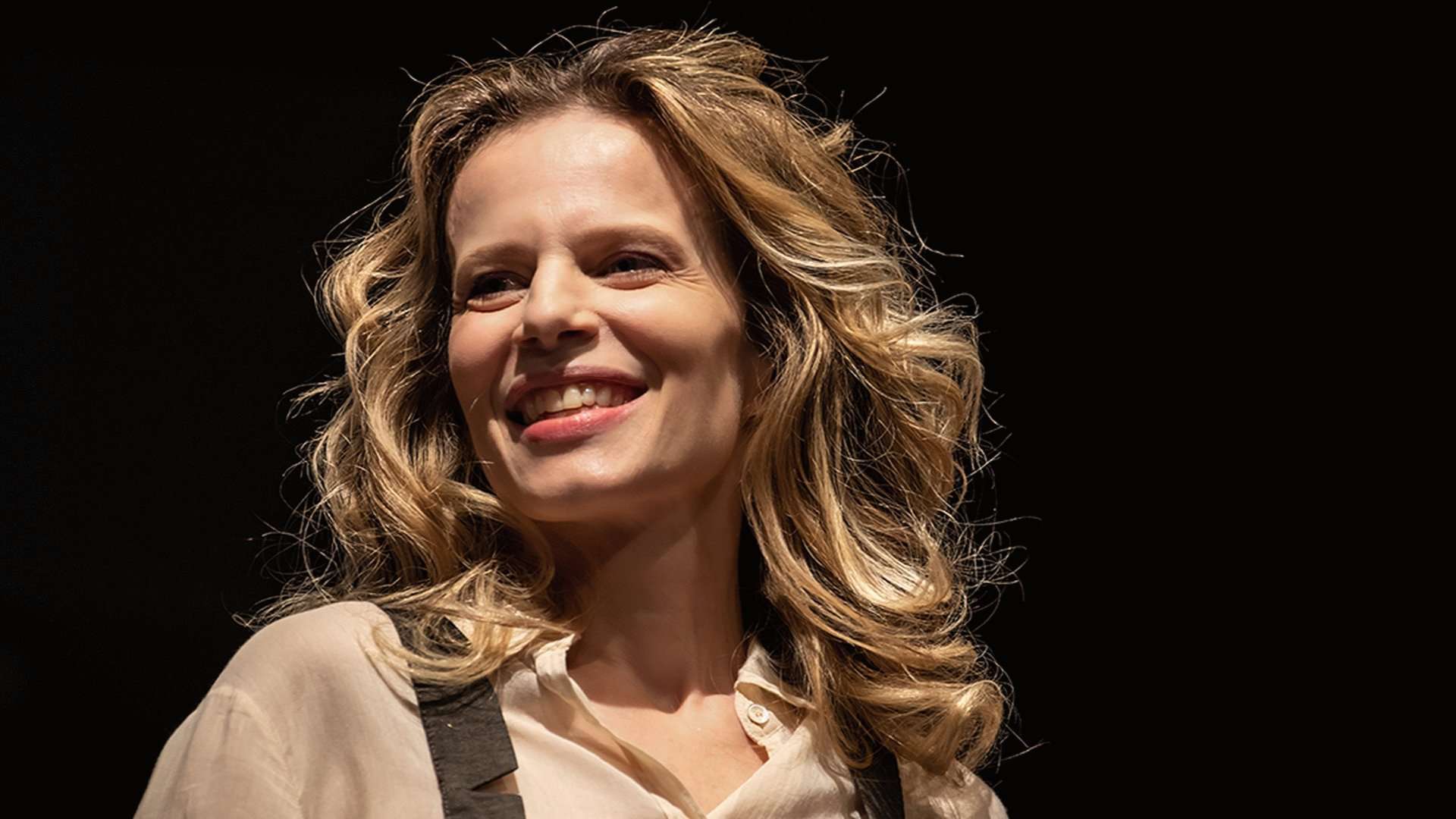 Un equilibrio contemporaneo: la poesia secondo Sonia Bergamasco
