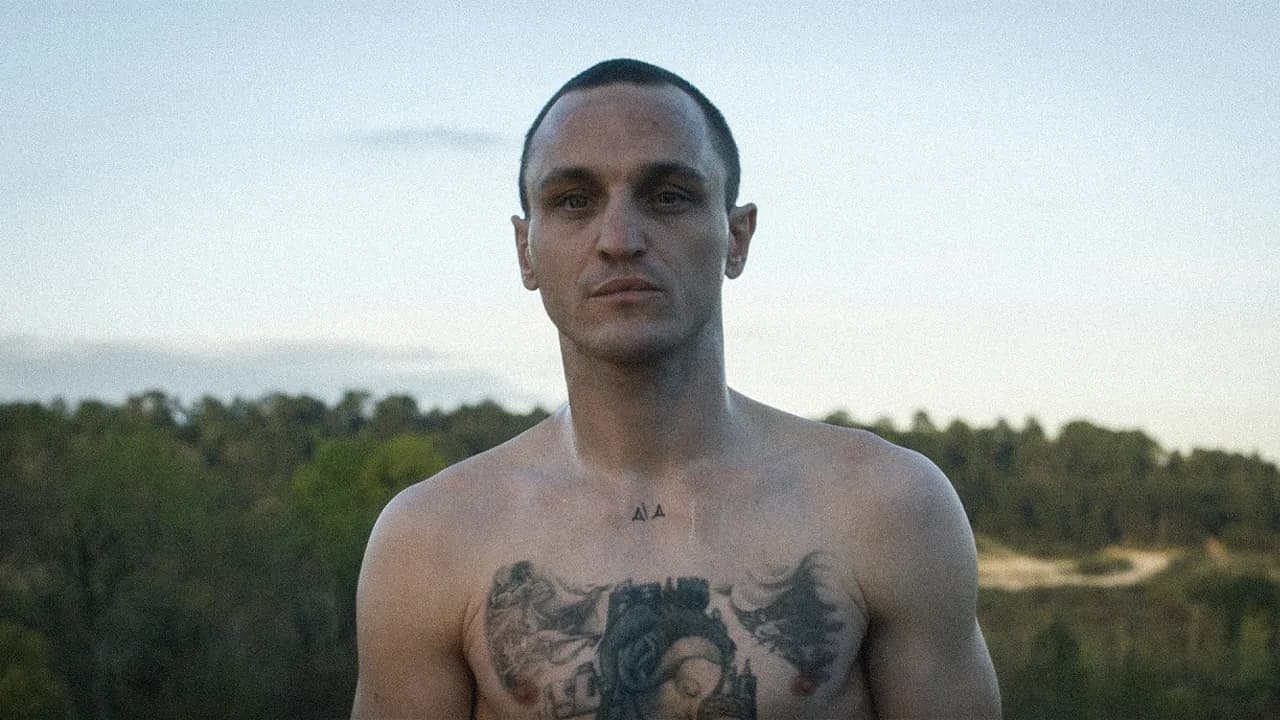 Disco boy, Franz Rogowski nel film di Abbruzzese: la recensione