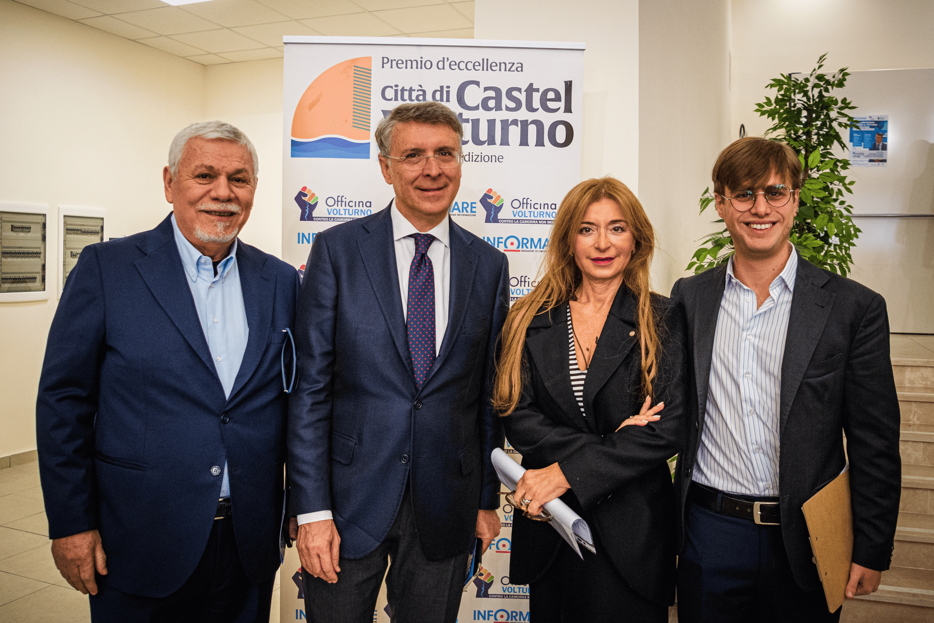 La Dirigente Adele Vairo e gli studenti del Liceo Manzoni di Caserta sull'evento "La corruzione uccide il futuro"