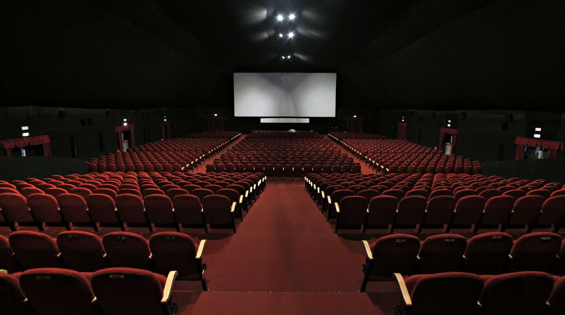 Le sale cinematografiche riusciranno a sopravvivere?