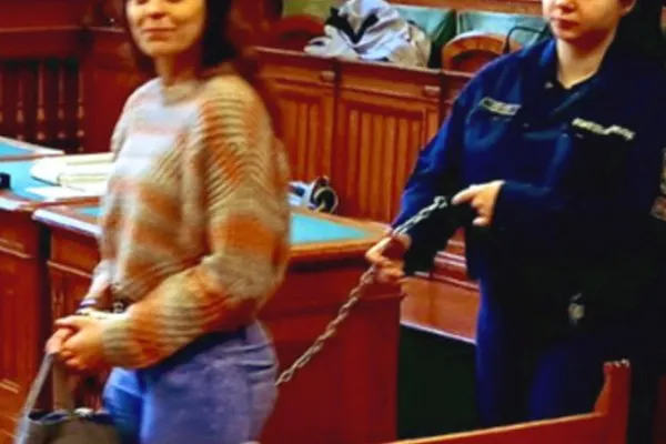 Ilaria Salis in catene e detenuta in condizioni disumane: dove sono i diritti umani?
