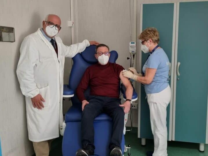 Melanoma, a Napoli somministrata la prima dose italiana del vaccino