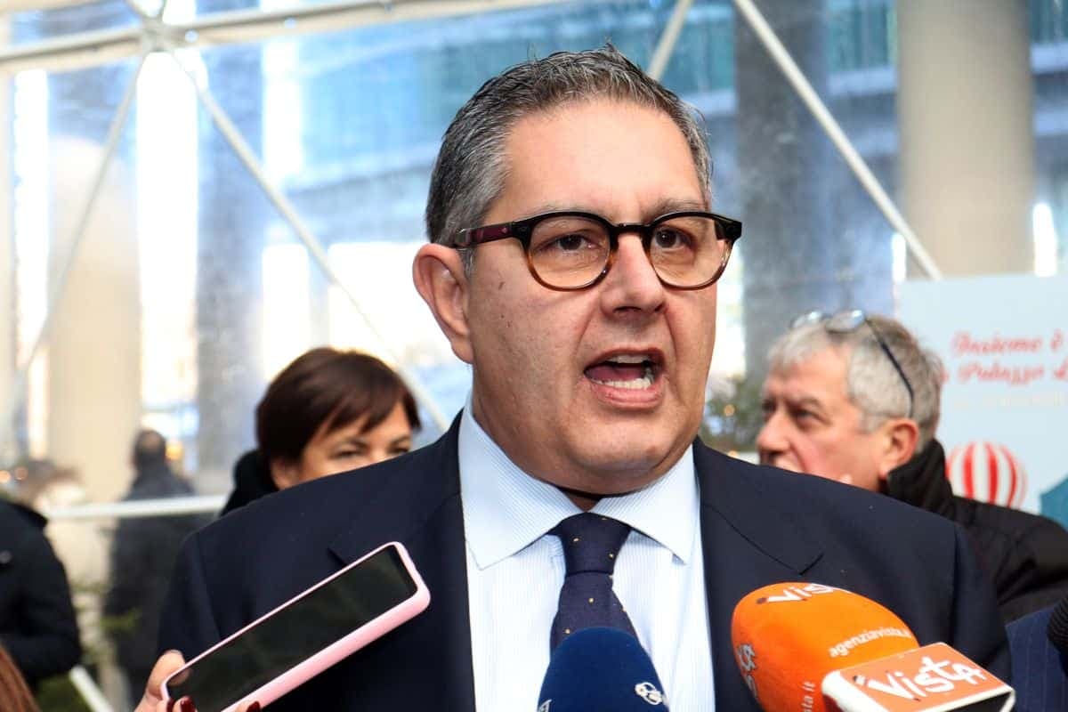 Toti è agli arresti domiciliari: ecco di cosa è accusato