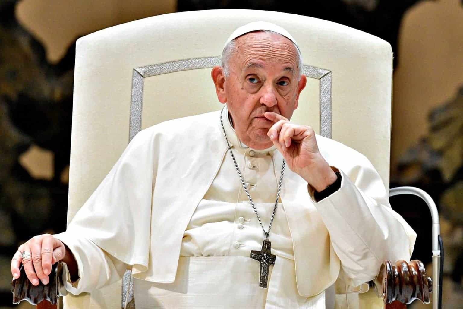 Il Papa bandisce la "frociaggine" dai seminari