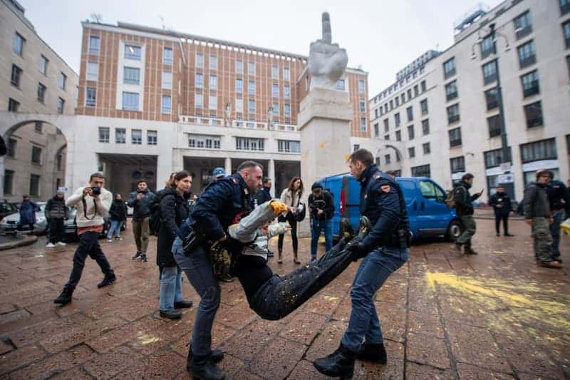 Carcere per chi blocca il traffico come protesta: un pericolo per la democrazia