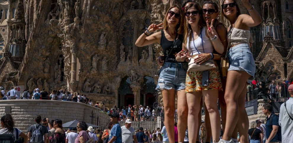 A Barcellona partono le riforme per liberarsi dai turisti