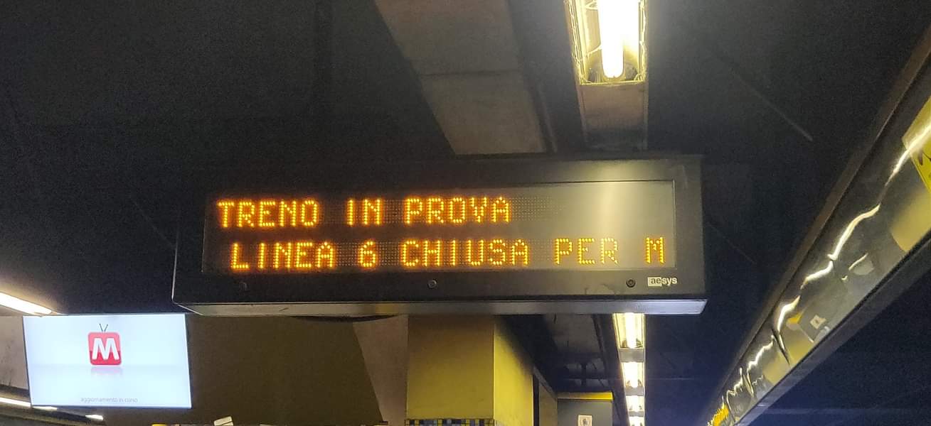 La metro di Chiaia, inaugurata poche settimane fa, è per ora un fallimento