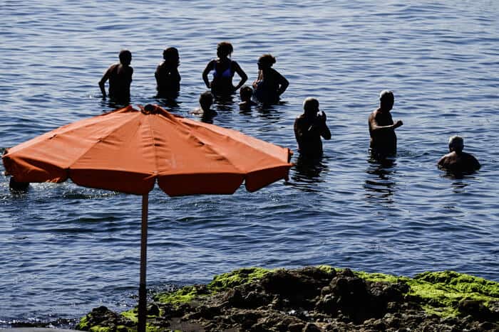 Allarme caldo, è rischio micro uragani
