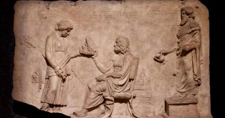 Nuovi frammenti di Euripide: scoperti pezzi di tragedia greca su papiro