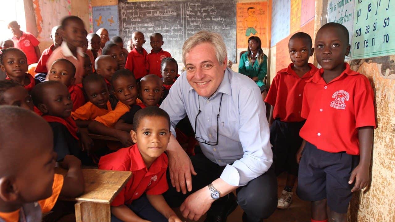 INTERVISTA. Padre Giulio Albanese, missionario e giornalista: "L’Africa non è povera, è impoverita. Ma il futuro è lì" 