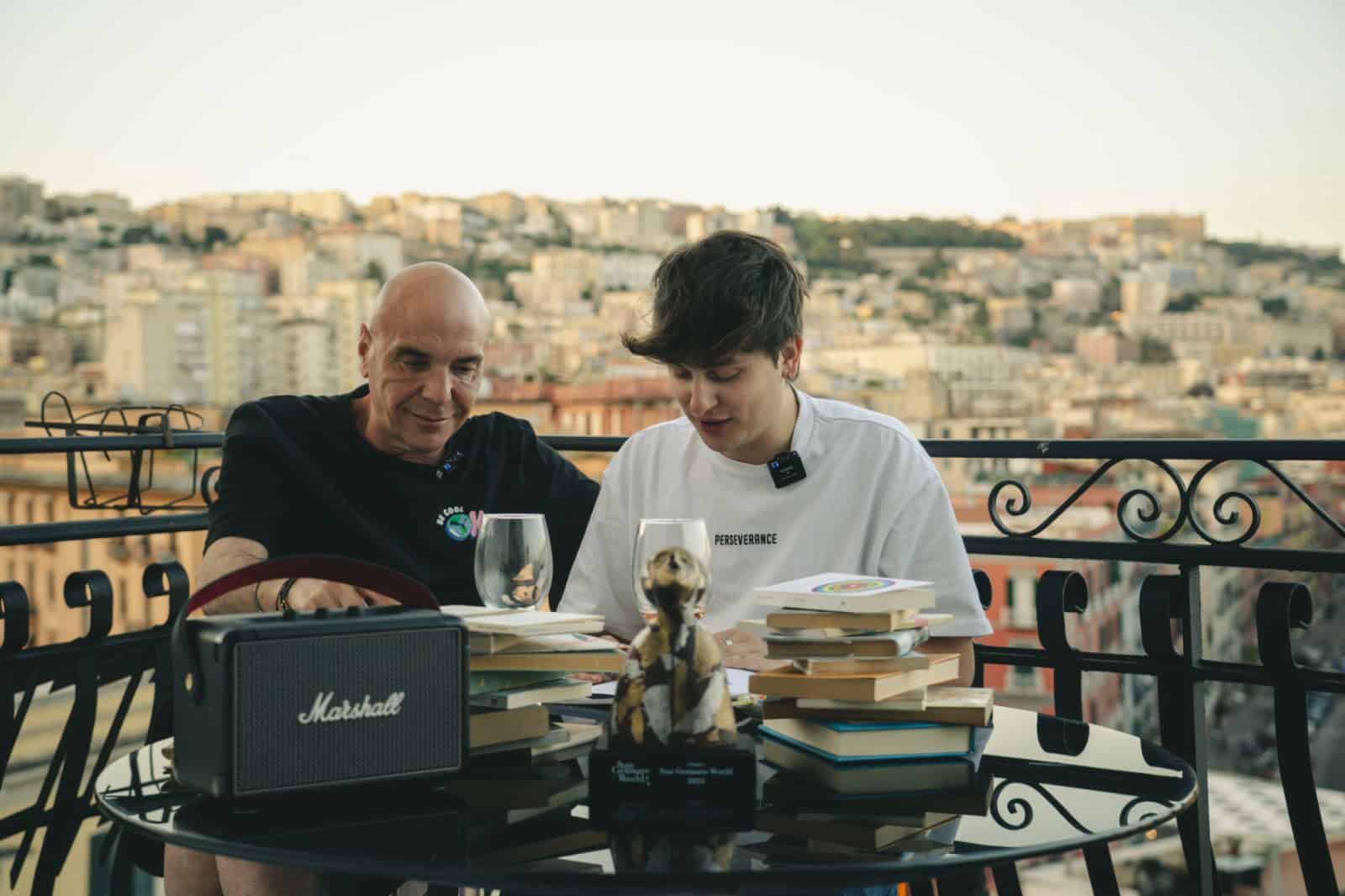 "Letture Scugnizze": il viaggio partenopeo di Gianni Simioli