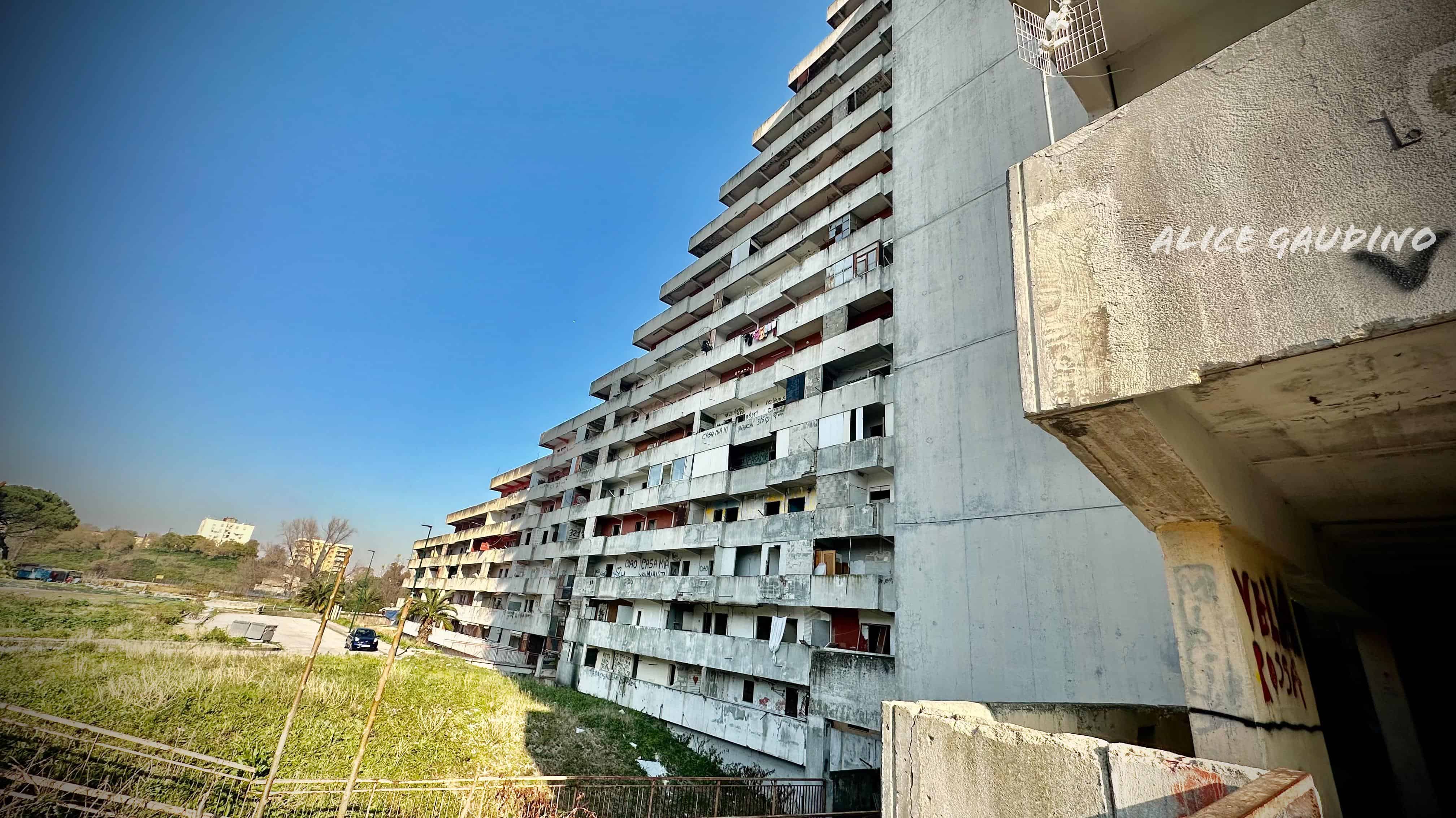 La dispersione degli abitanti delle Vele di Scampia
