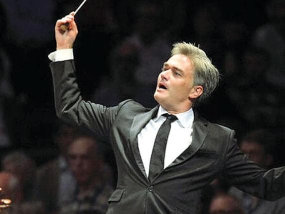 Edward Gardner contro il coro del San Carlo: "Sono tutti mafiosi"