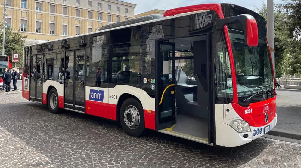 Napoli, sciopero trasporti per Gaza. Chiuse metro e funicolari