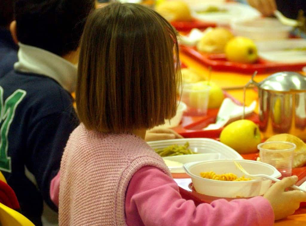 Povertà alimentare in classe: l'Italia affama i suoi bambini