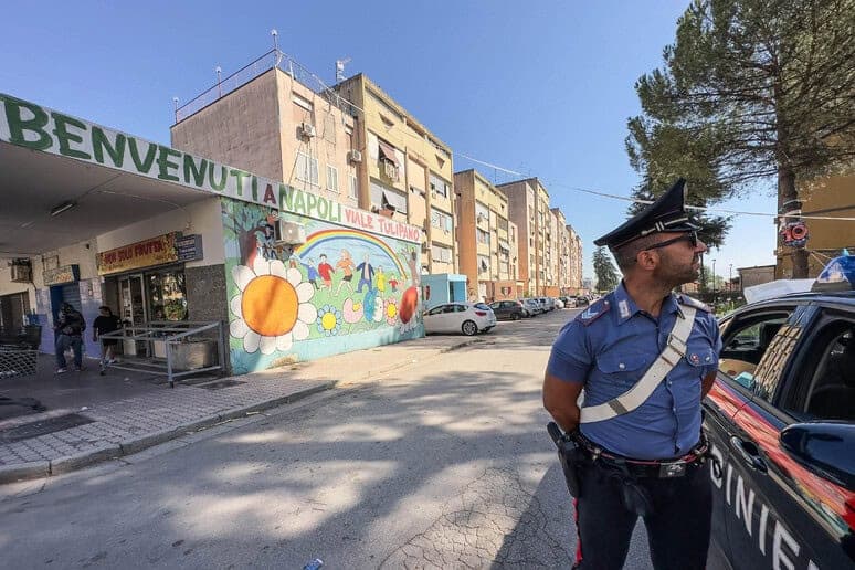 Meloni: l'annuncio del bando per le case popolari a Caivano