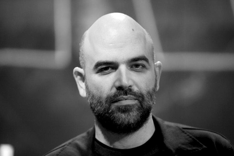 "Schiacciato tra due forze": l'intervista di Roberto Saviano