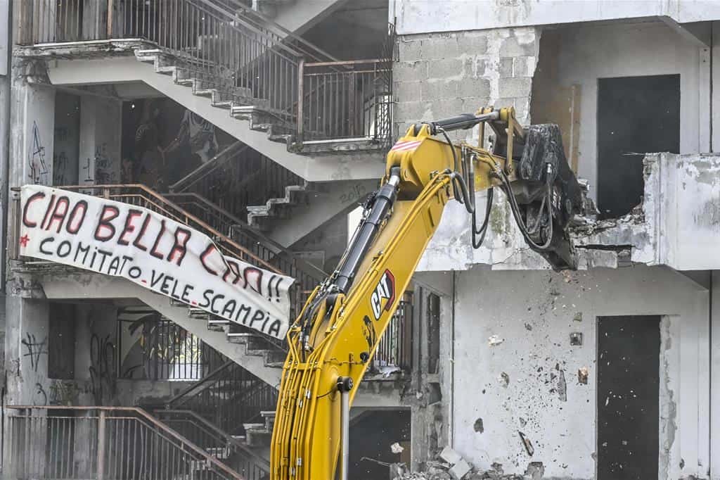 Demolizione Vela Gialla: il progetto Restart Scampia si avvicina al completamento