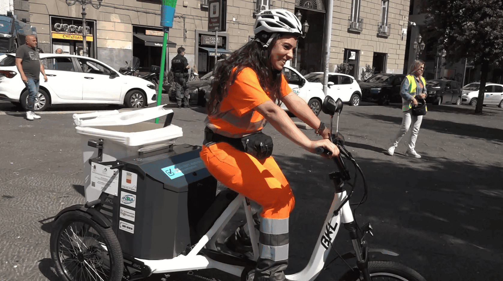 Napoli: sette biciclette per supportare gli operatori ecologici Asia