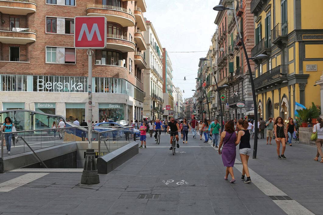 Via Toledo cambia volto: al via i lavori con pietra lavica etnea