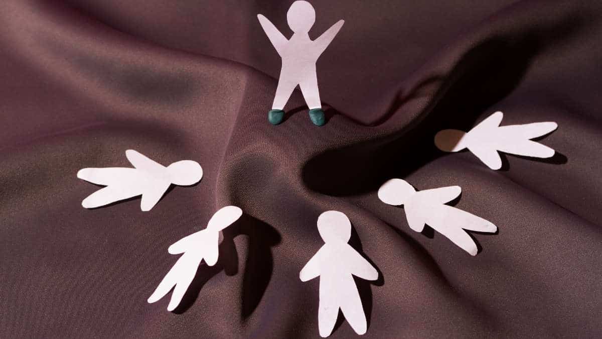 Sette religiose: tra fede, vulnerabilità e ombra