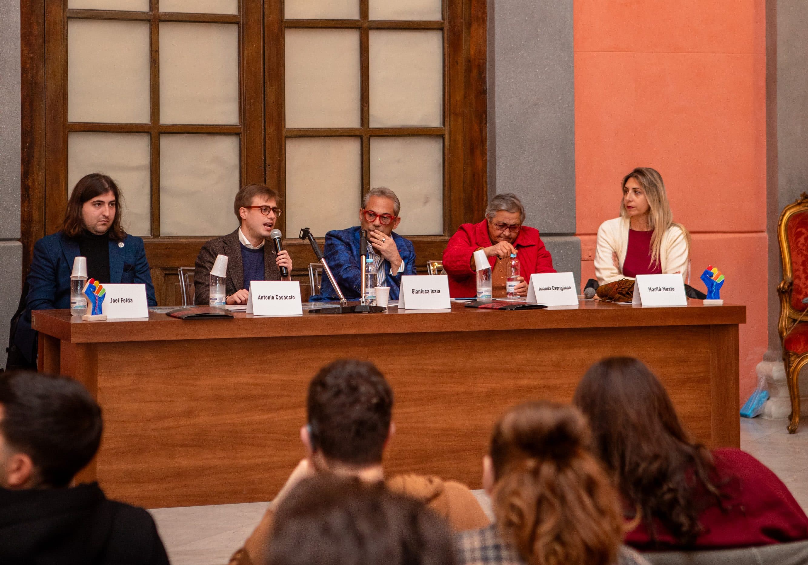 Tutto esaurito per "La Storia di Napoli a fumetti": a gennaio la ristampa