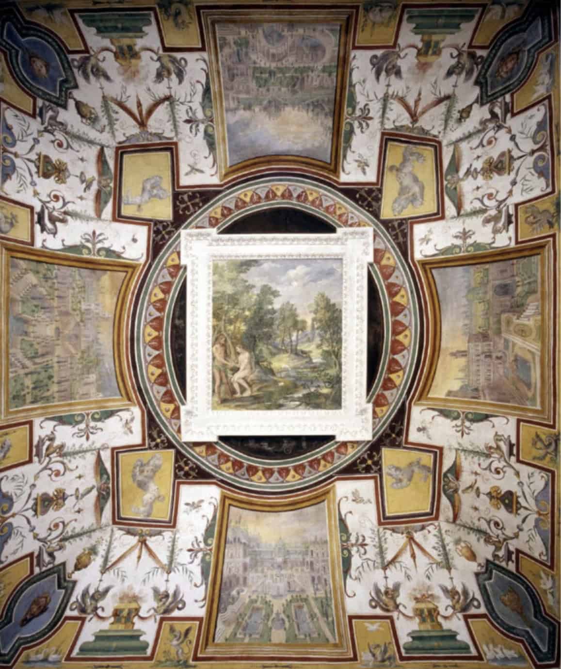 Palazzo al Boschetto di Caserta: tra affreschi e abbandono