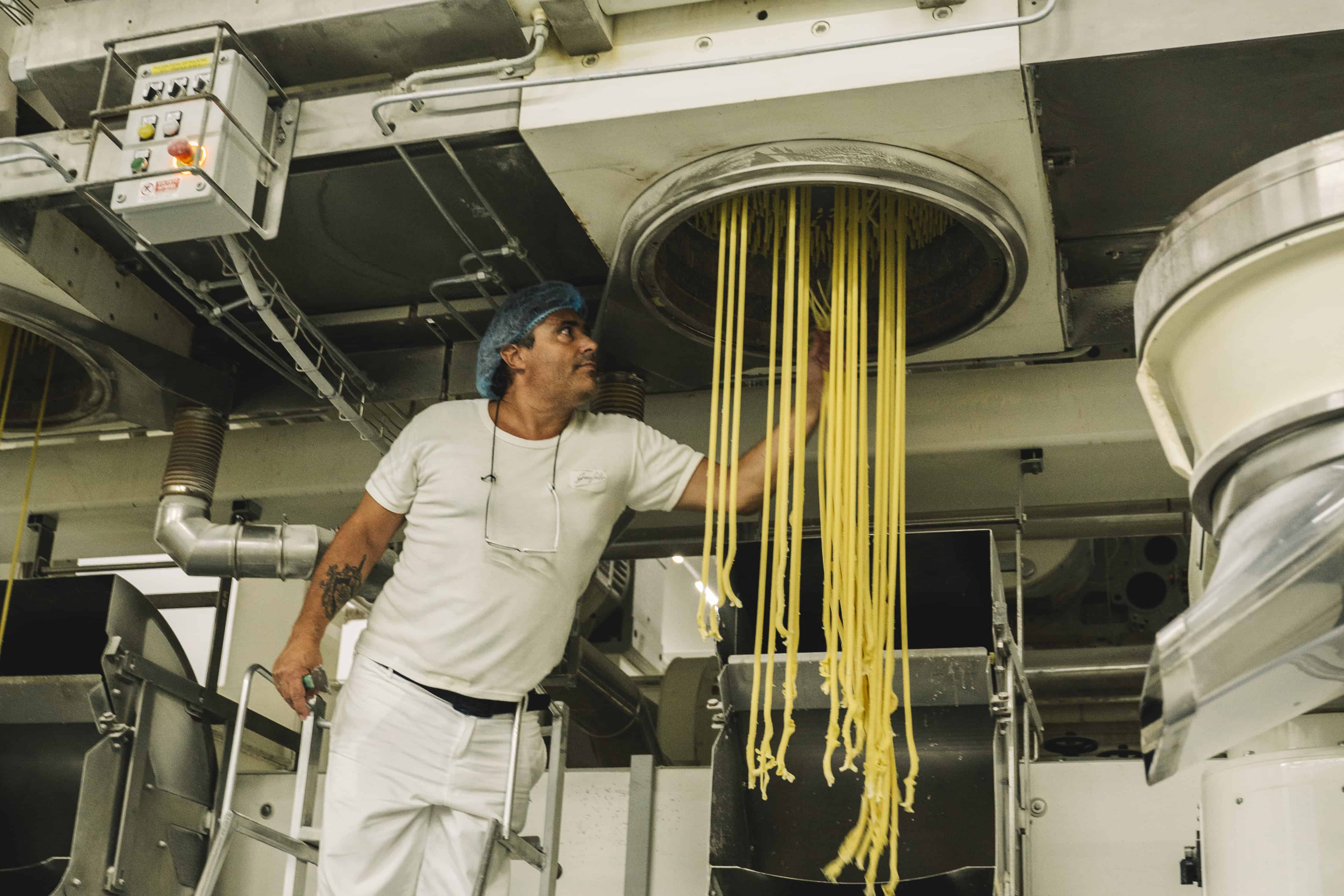 Un viaggio nel regno della pasta: a Gragnano il Consorzio apre le porte al suo oro bianco