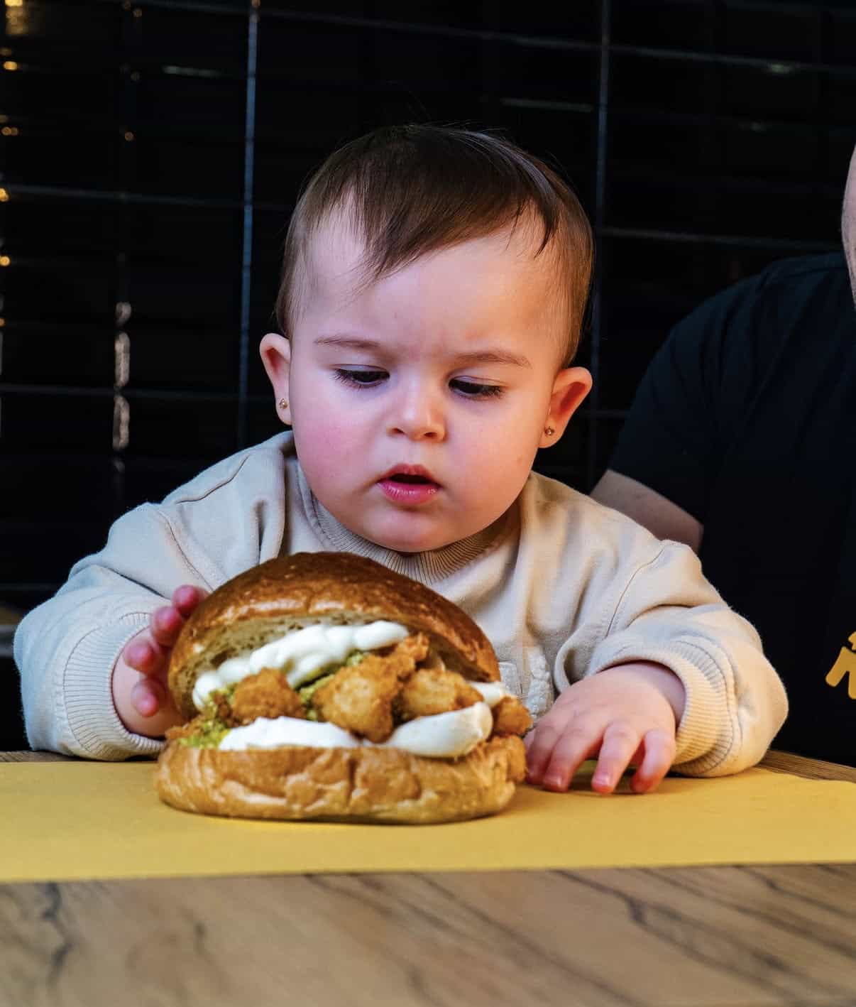 Raw Burger festeggia due anni con una serata di beneficenza: il ricavato andrà alla Fondazione Santobono Pausillipon