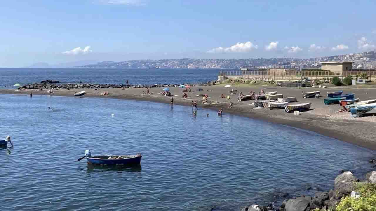 Il mare torna balneabile a Pietrarsa
