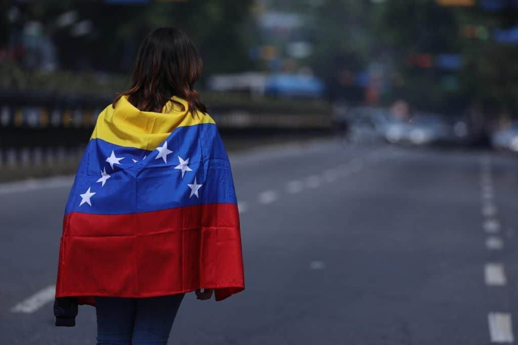 Vince Maduro, crollano i titoli di stato venezuelani