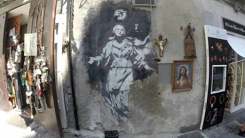 Banksy a Napoli, il mistero delle due opere realizzate in città