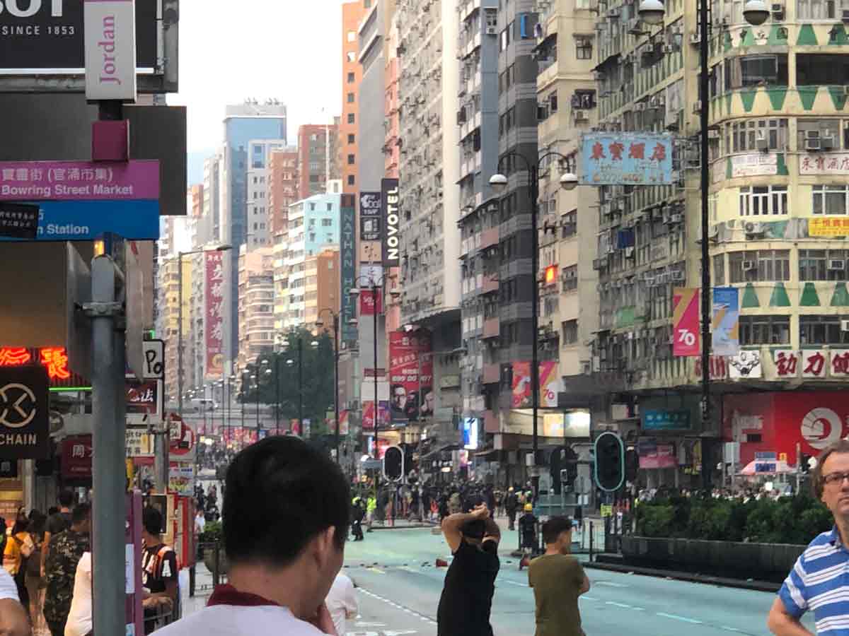Hong Kong: Chu Kai-pong arrestato per aver protestato con una maglietta