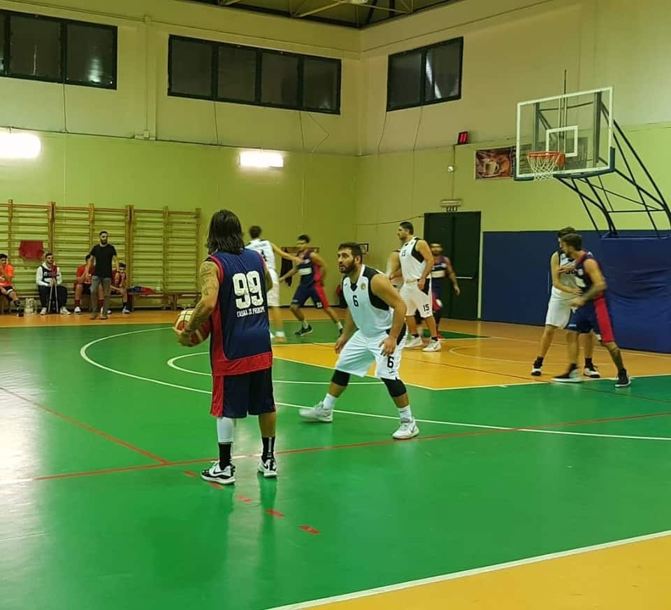 informareonline-huskies-basket-1