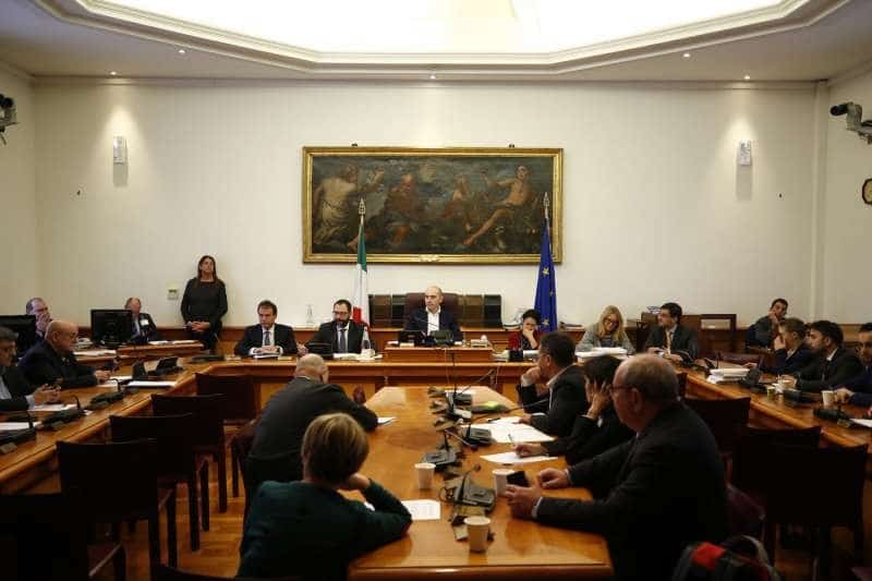 Alla IX Commissione Trasporti la discussione sul futuro di Alitalia