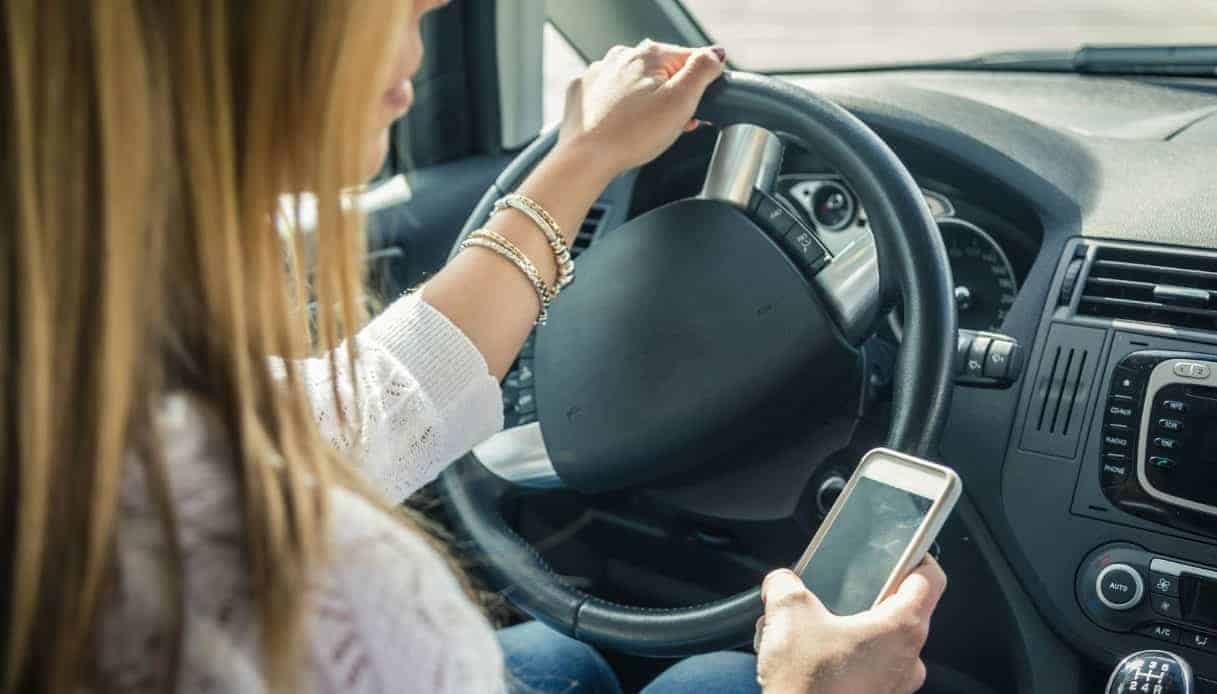 Se telefonando… guido: gesto comune di una emergenza reale