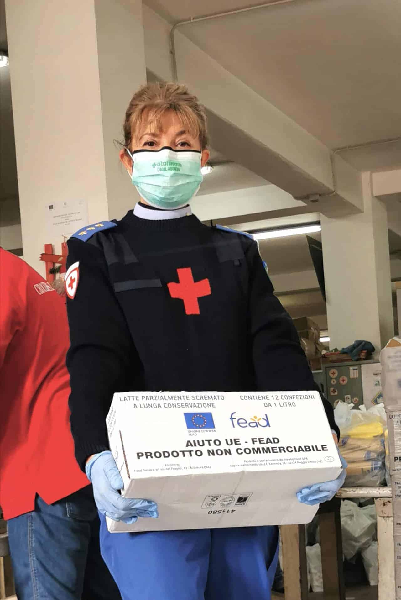 Cri Napoli, distribuito cibo a migliaia di famiglie nell'emergenza Covid-19