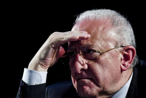 De Luca: la sanità sparisce sotto il cappello da sceriffo