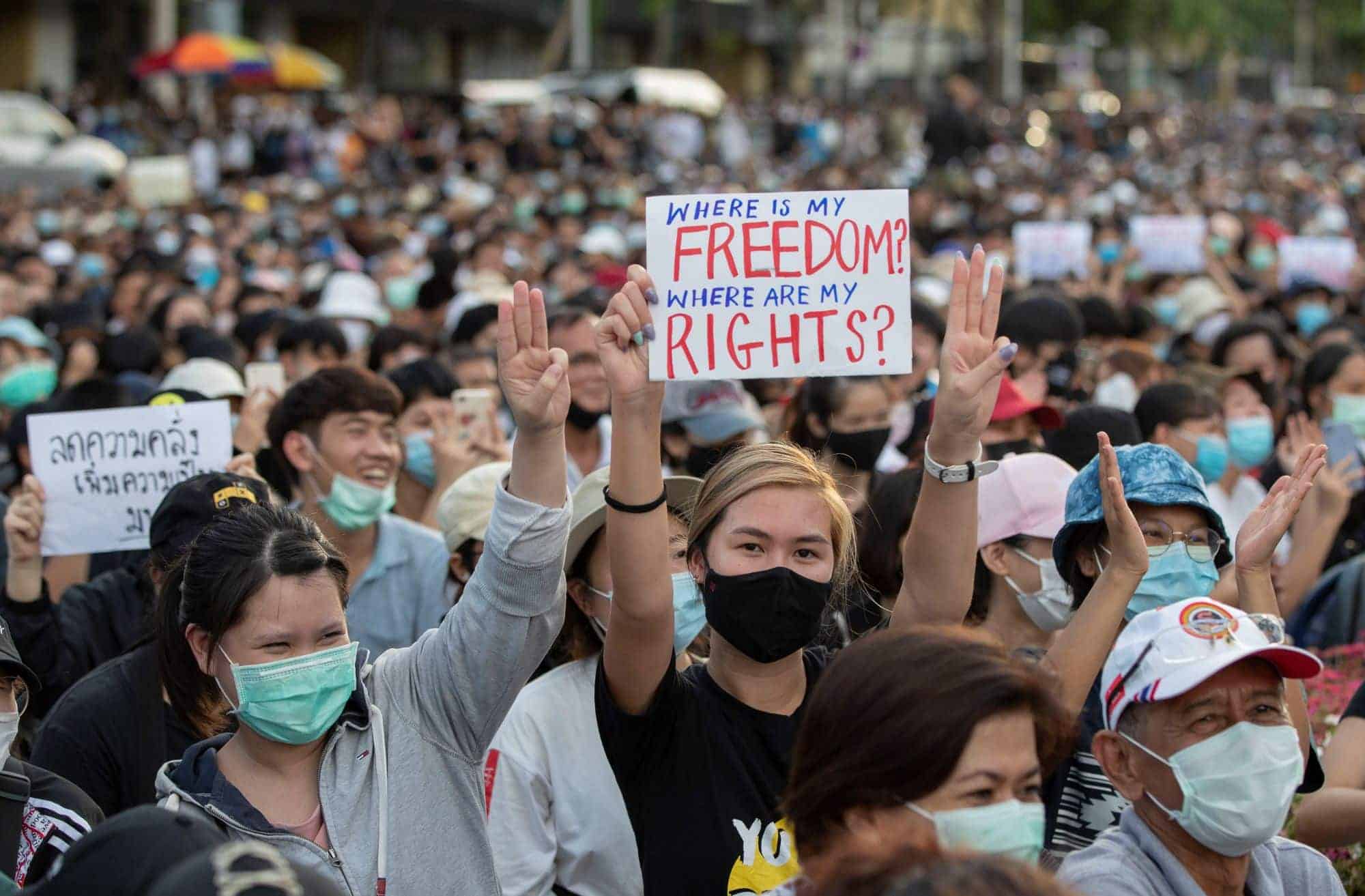 Thailandia, ancora proteste contro il re: “Vogliamo più democrazia!”