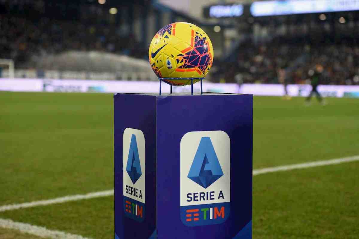 Serie A: Milan e Napoli si contendono la vetta, Juventus beffata in casa