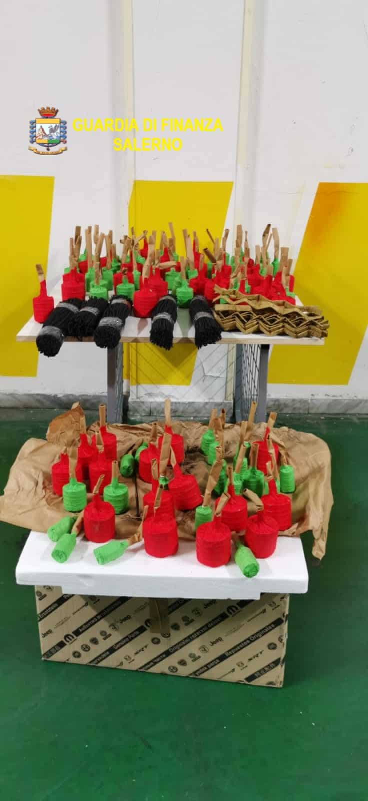 Fuochi d'artificio illegali, sequestrati 17 chili di botti artigianali