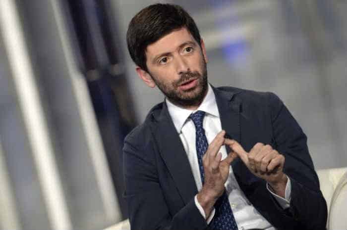 Speranza: “Se tutte le Regioni saranno zona gialla, ci si potrà spostare per il Natale"