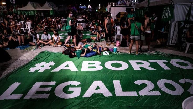 Argentina, svolta storica: l’aborto ora è legale