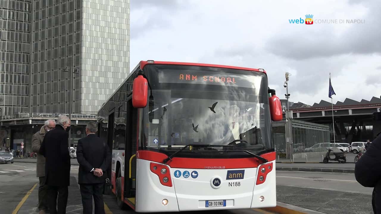 Il comune di Napoli mette a disposizione 45 nuovi autobus agli studenti